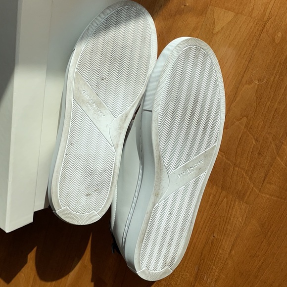 Sneakers - Picture 10 of 10